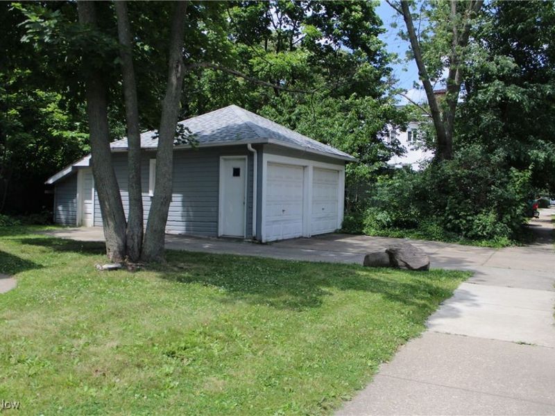 2100 Cottage Grove Drive, Cleveland Heights, OH 44118 Photo 2