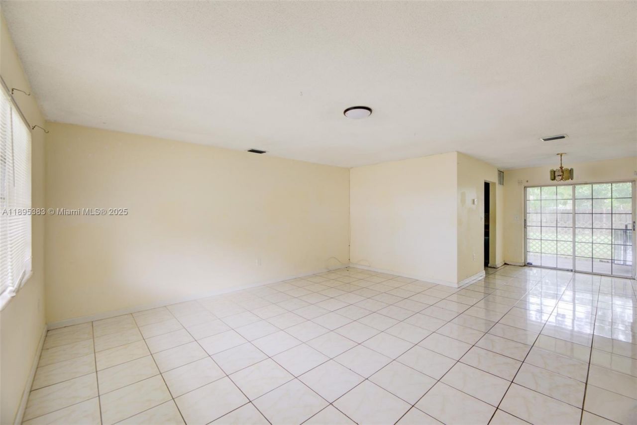 2900 N 73rd Ave, Hollywood, FL 33024 Photo