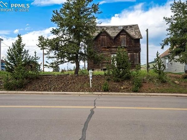 215 W Bennett Avenue, Cripple Creek, CO 80813