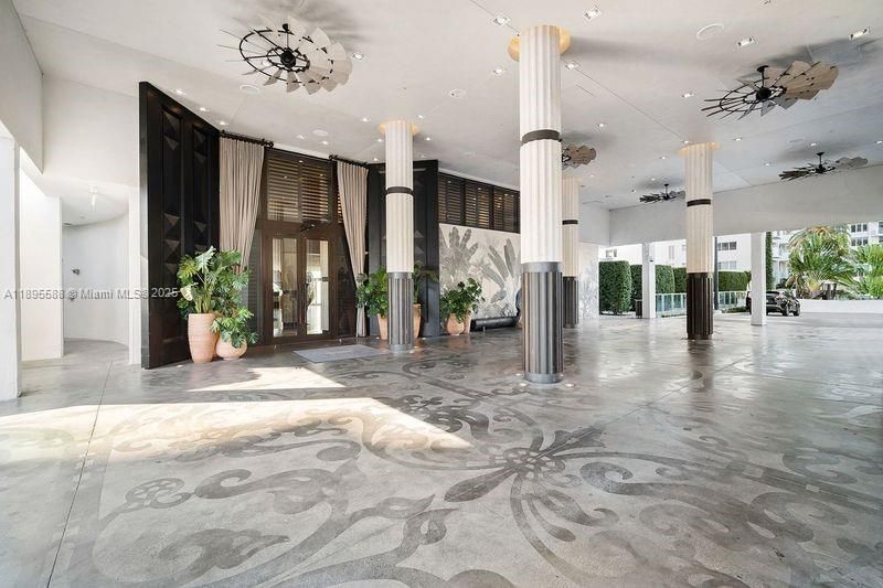 1100 West Ave, Unit 819, Miami Beach, FL 33139 Photo