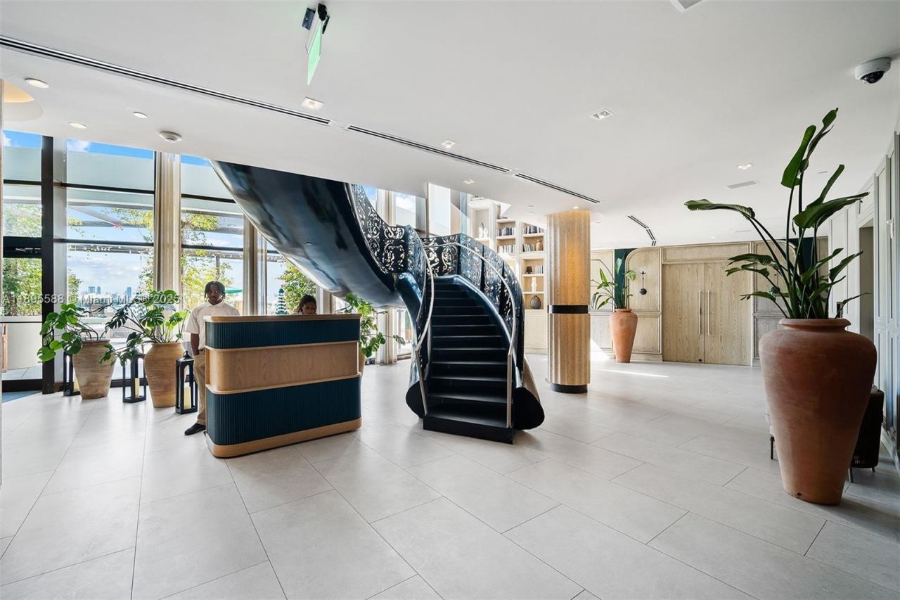 1100 West Ave, Unit 819, Miami Beach, FL 33139 Photo