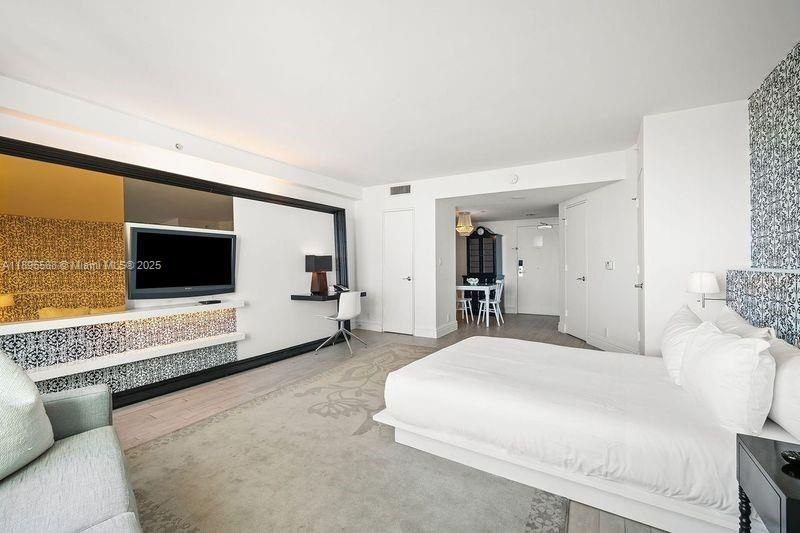 1100 West Ave, Unit 819, Miami Beach, FL 33139 Photo