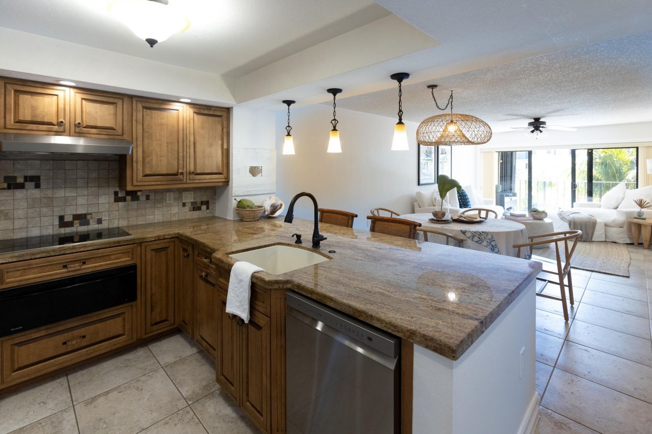 83201 Old Highway, Unit 405, Islamorada, FL 33036 Photo