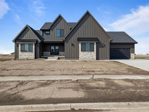 1812 NE Pine Lake Circle, Ankeny, IA 50021