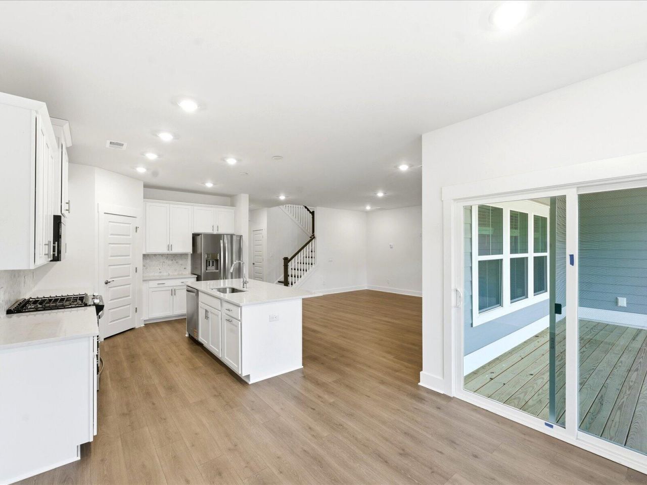 412 Radiant Blue Way Photo 6