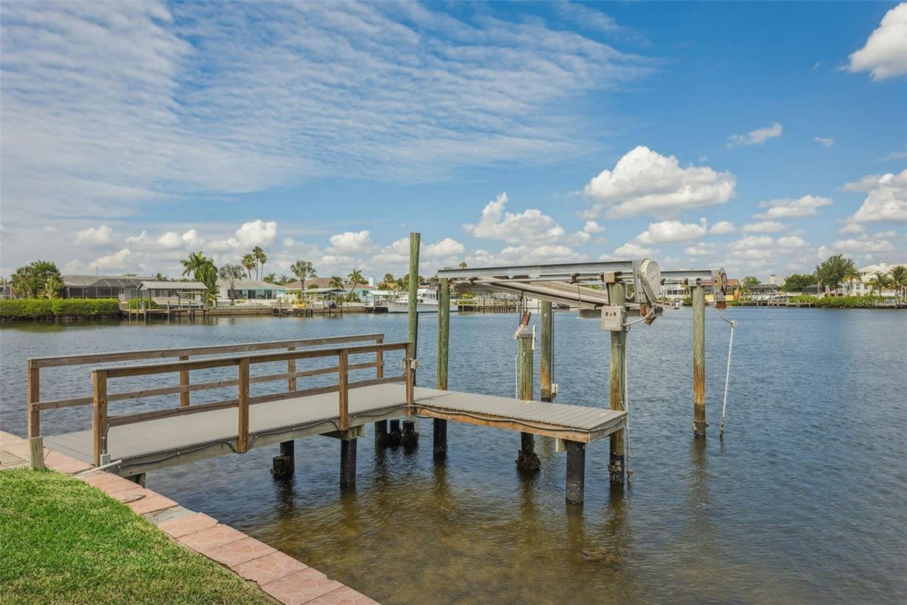 769 Kingston Court, Apollo Beach, FL 33572 Photo