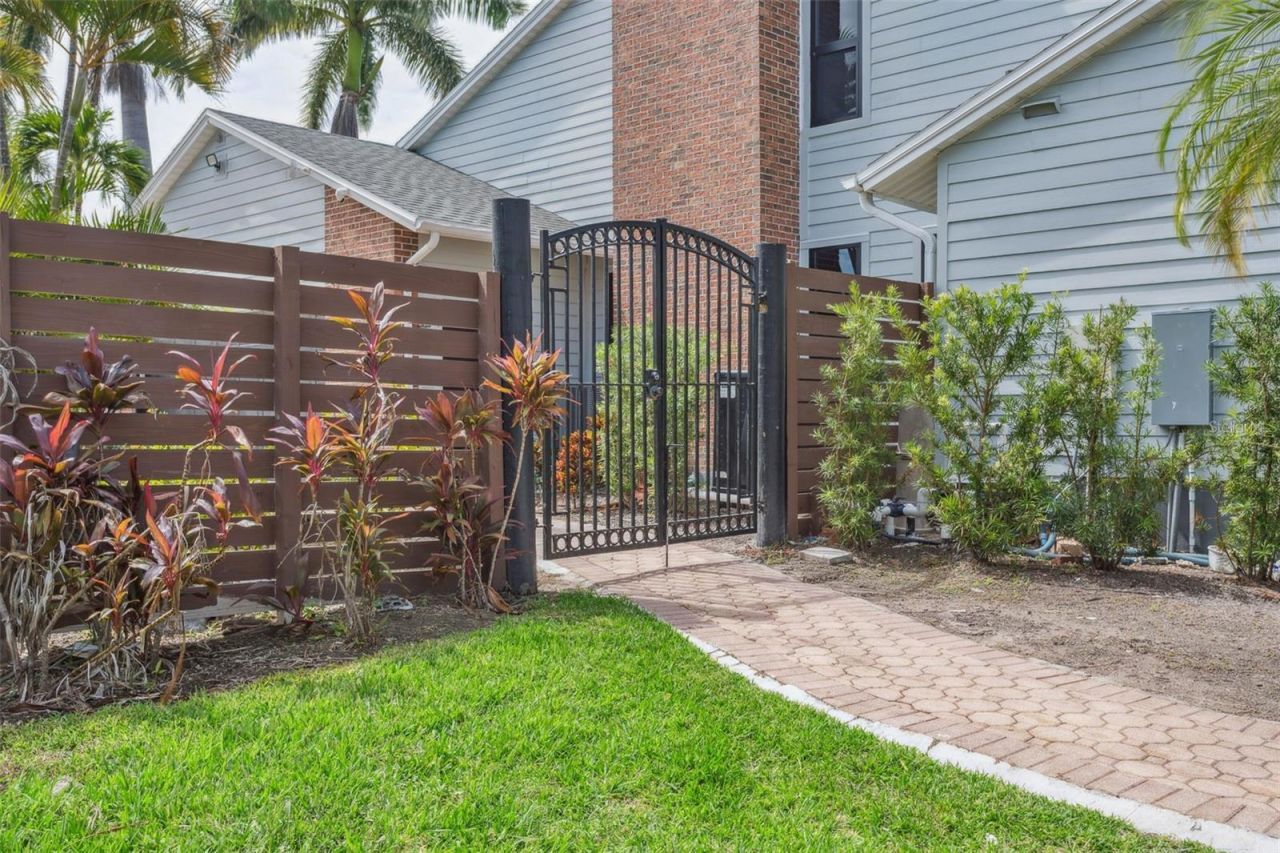 769 Kingston Court, Apollo Beach, FL 33572 Photo