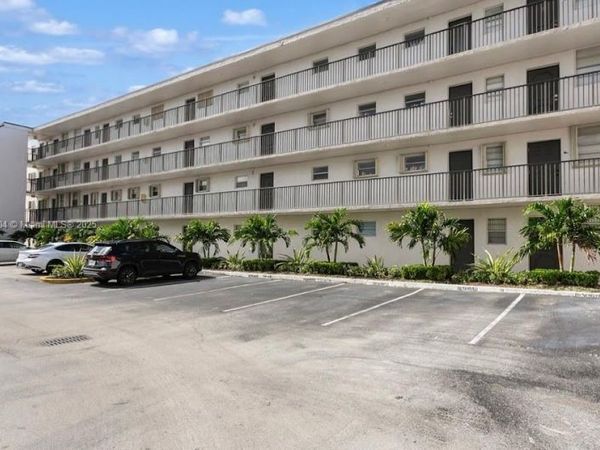 14140 SW 84th St, Unit 104-H, Miami, FL 33183