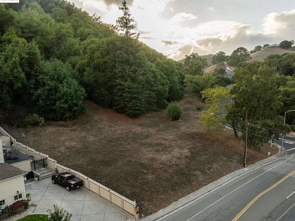 3300 3300 Pinole Valley Rd, Pinole, CA 94564