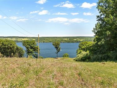 7 Red Cedar Falls Lane, Dundee, NY 14837