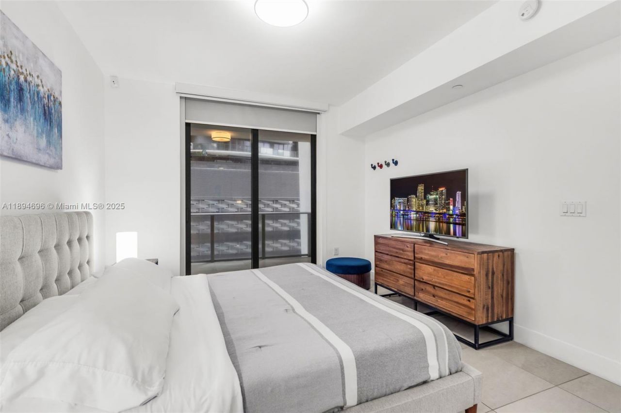 1010 Brickell Ave, Unit 1607, Miami, FL 33131 Photo