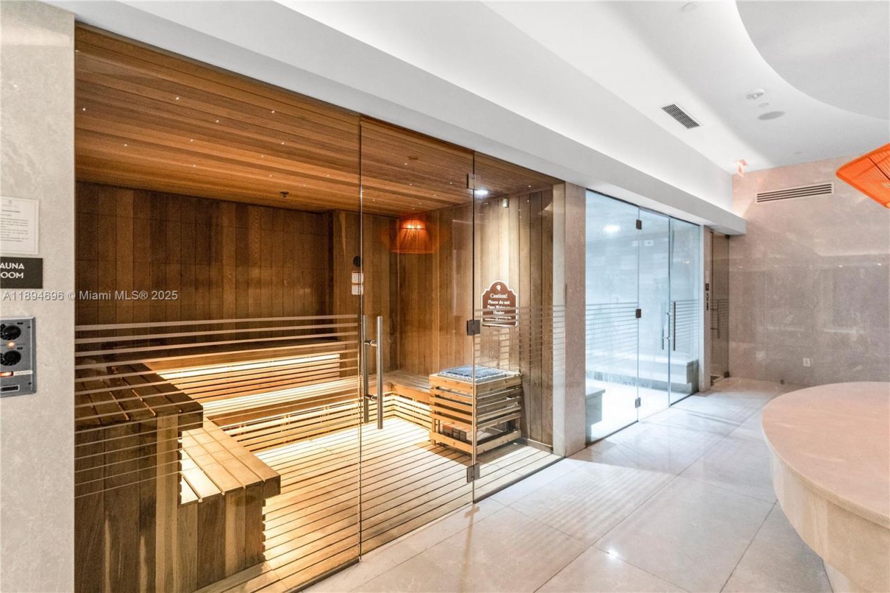 1010 Brickell Ave, Unit 1607, Miami, FL 33131 Photo