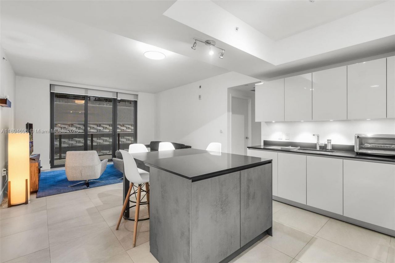 1010 Brickell Ave, Unit 1607, Miami, FL 33131 Photo