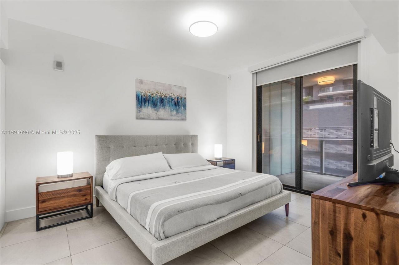 1010 Brickell Ave, Unit 1607, Miami, FL 33131 Photo