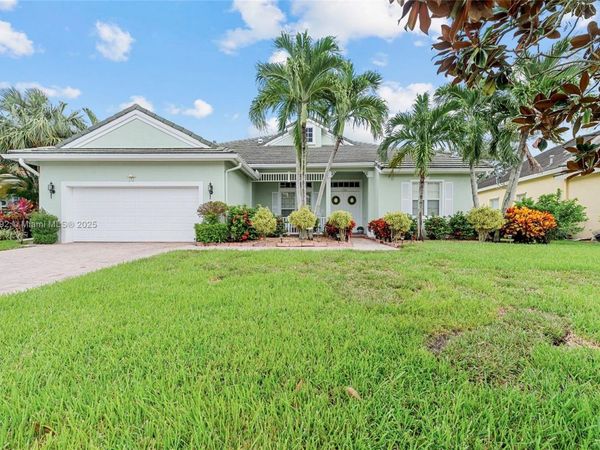 172 NW Magnolia Lakes Blvd, Port St. Lucie, FL 34986