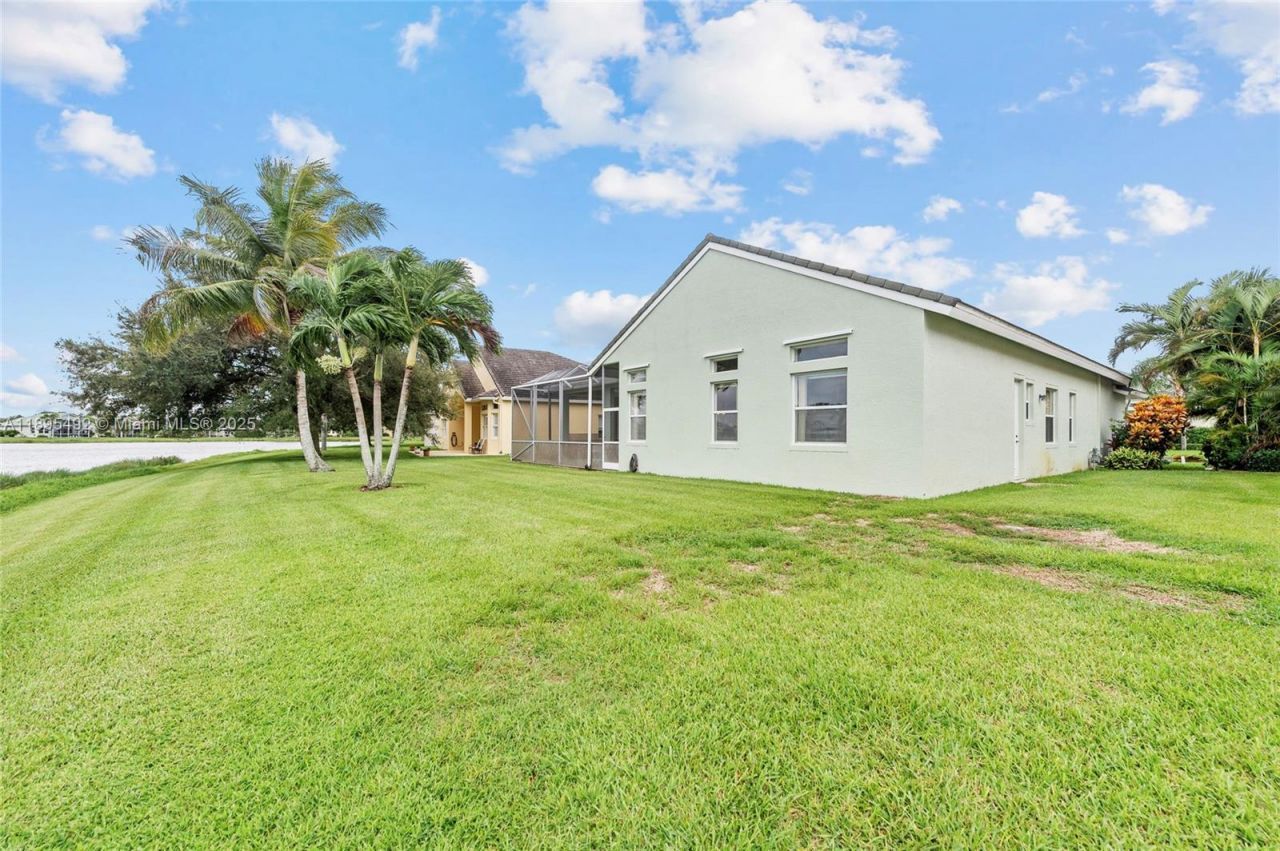 172 NW Magnolia Lakes Blvd, Port Saint Lucie, FL 34986 Photo