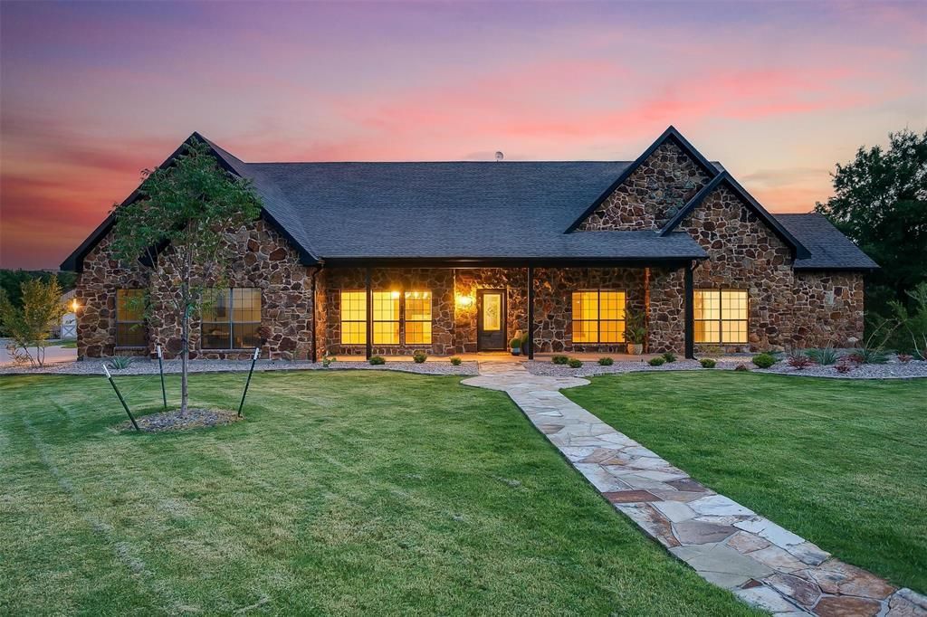 657 Silver Spur Drive, Weatherford, TX 76087 Main Photo