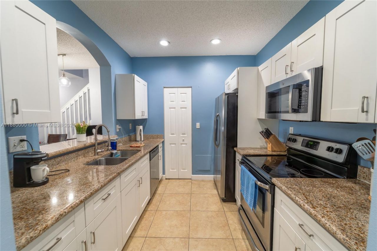 983 NE 42nd Pl, Homestead, FL 33033 Photo