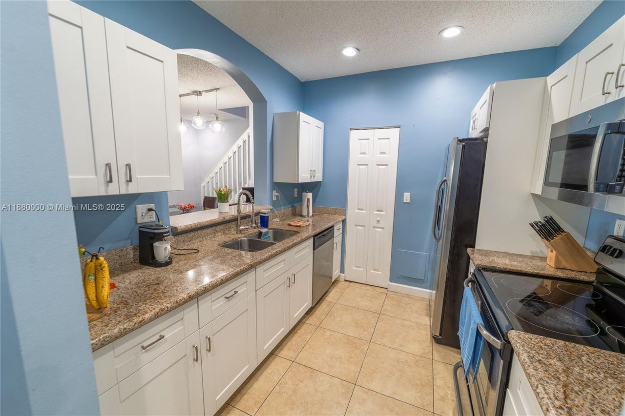 983 NE 42nd Pl, Homestead, FL 33033 Photo