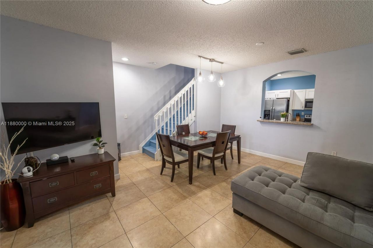 983 NE 42nd Pl, Homestead, FL 33033 Photo