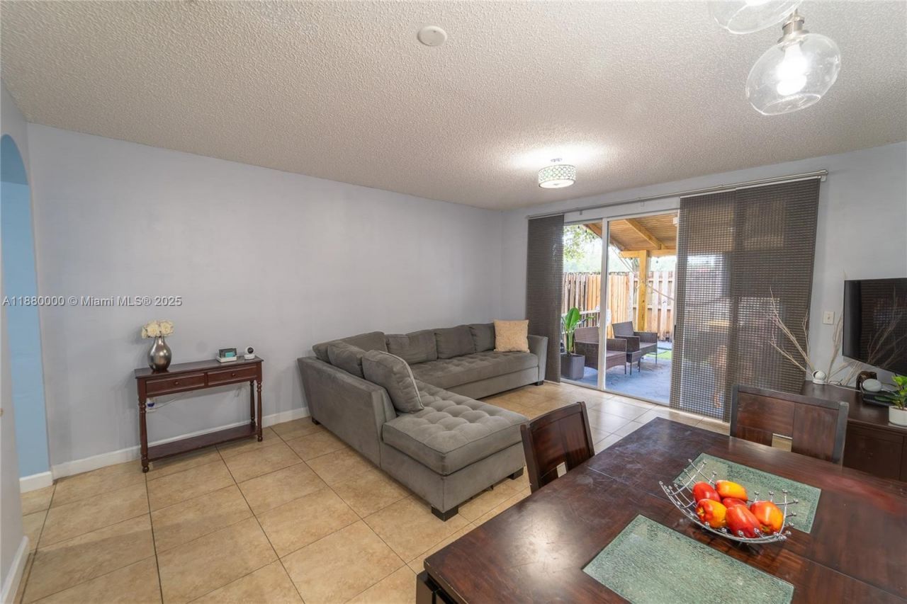 983 NE 42nd Pl, Homestead, FL 33033 Photo