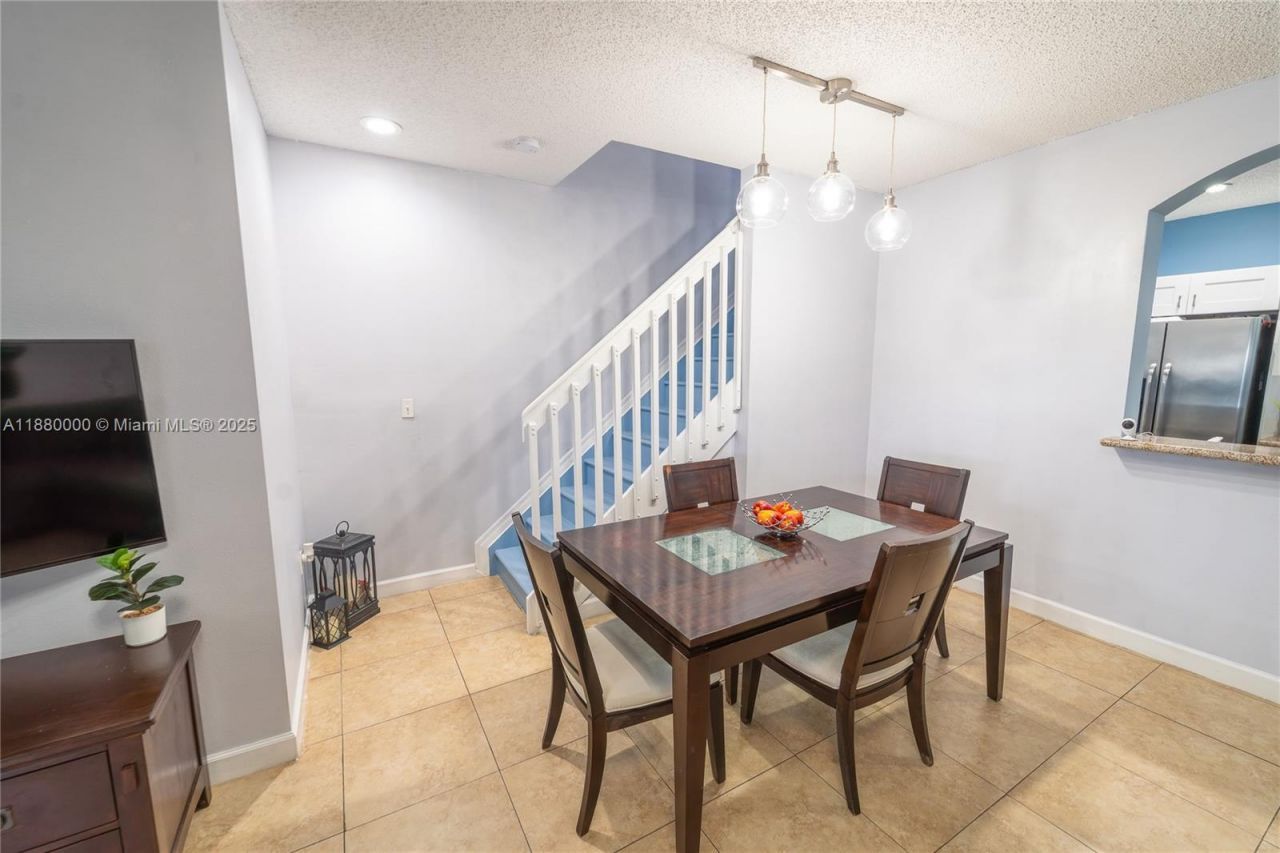 983 NE 42nd Pl, Homestead, FL 33033 Photo