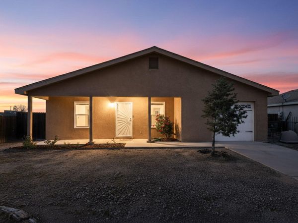 9 Genesis Place, Los Lunas, NM 87031