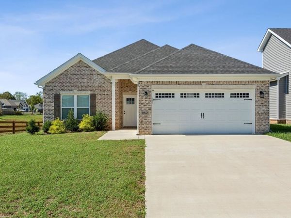 952 McIntyre Street, Bowling Green, KY 42101