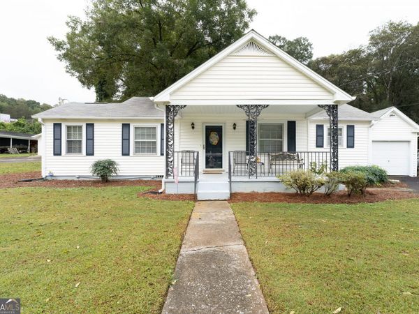 13 Spring Circle SE, Lindale, GA 30147