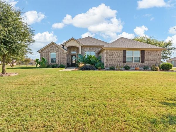 8901 Hillview Drive, Godley, TX 76044