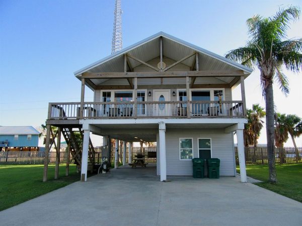 115 Constantin Dr, Golden Meadow, LA 70357