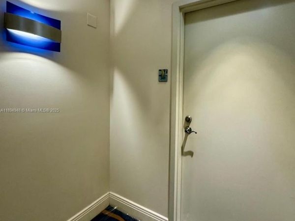 185 SW 7th St, Unit 2411, Miami, FL 33130