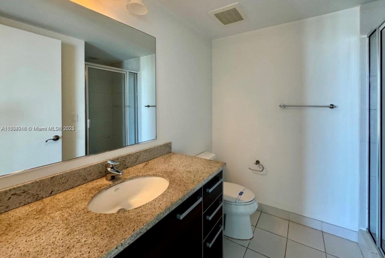 185 SW 7th St, Unit 2411, Miami, FL 33130 Photo