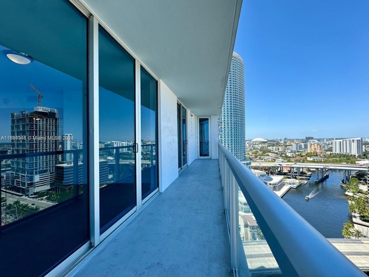 185 SW 7th St, Unit 2411, Miami, FL 33130 Photo