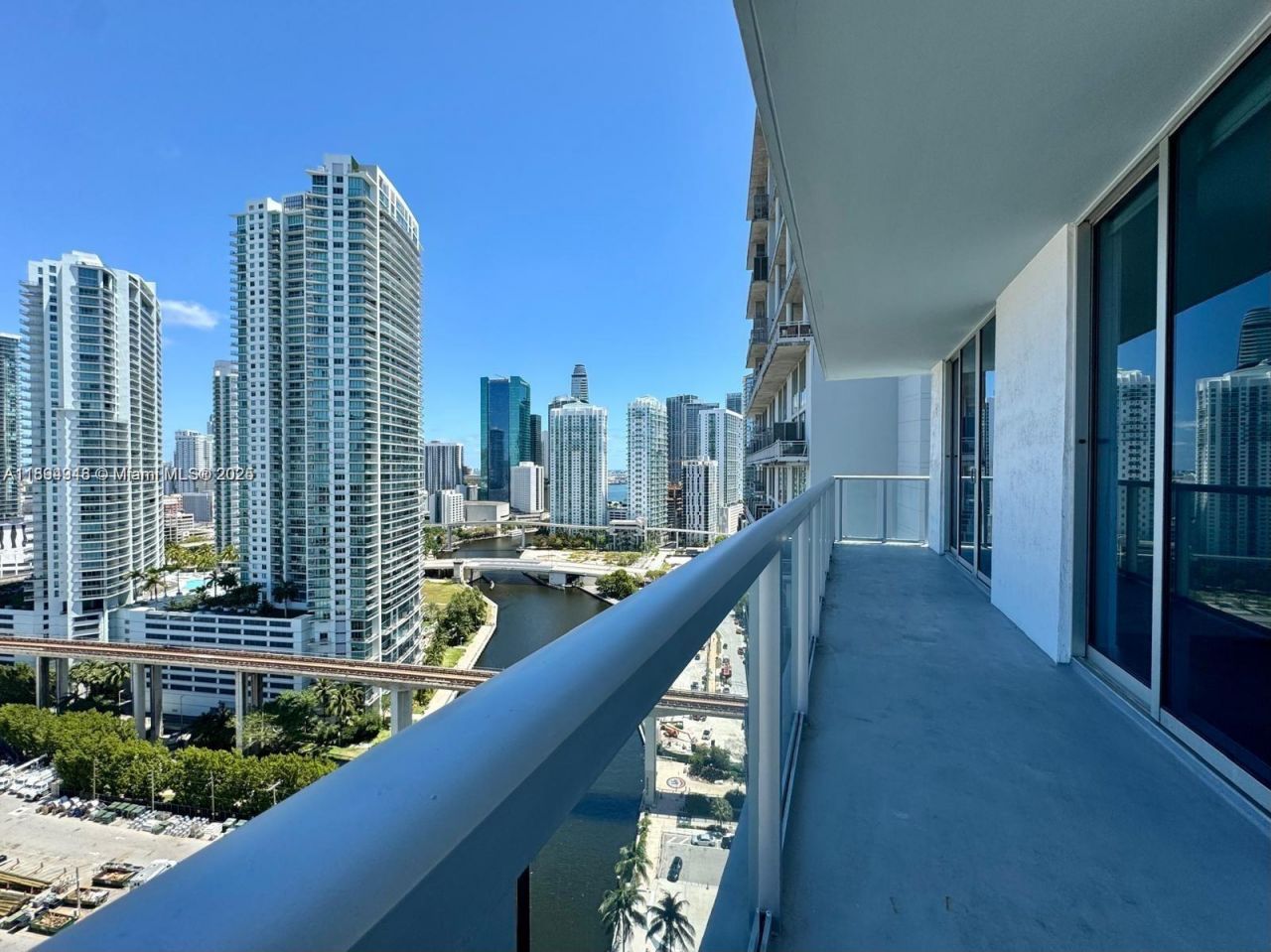 185 SW 7th St, Unit 2411, Miami, FL 33130 Photo