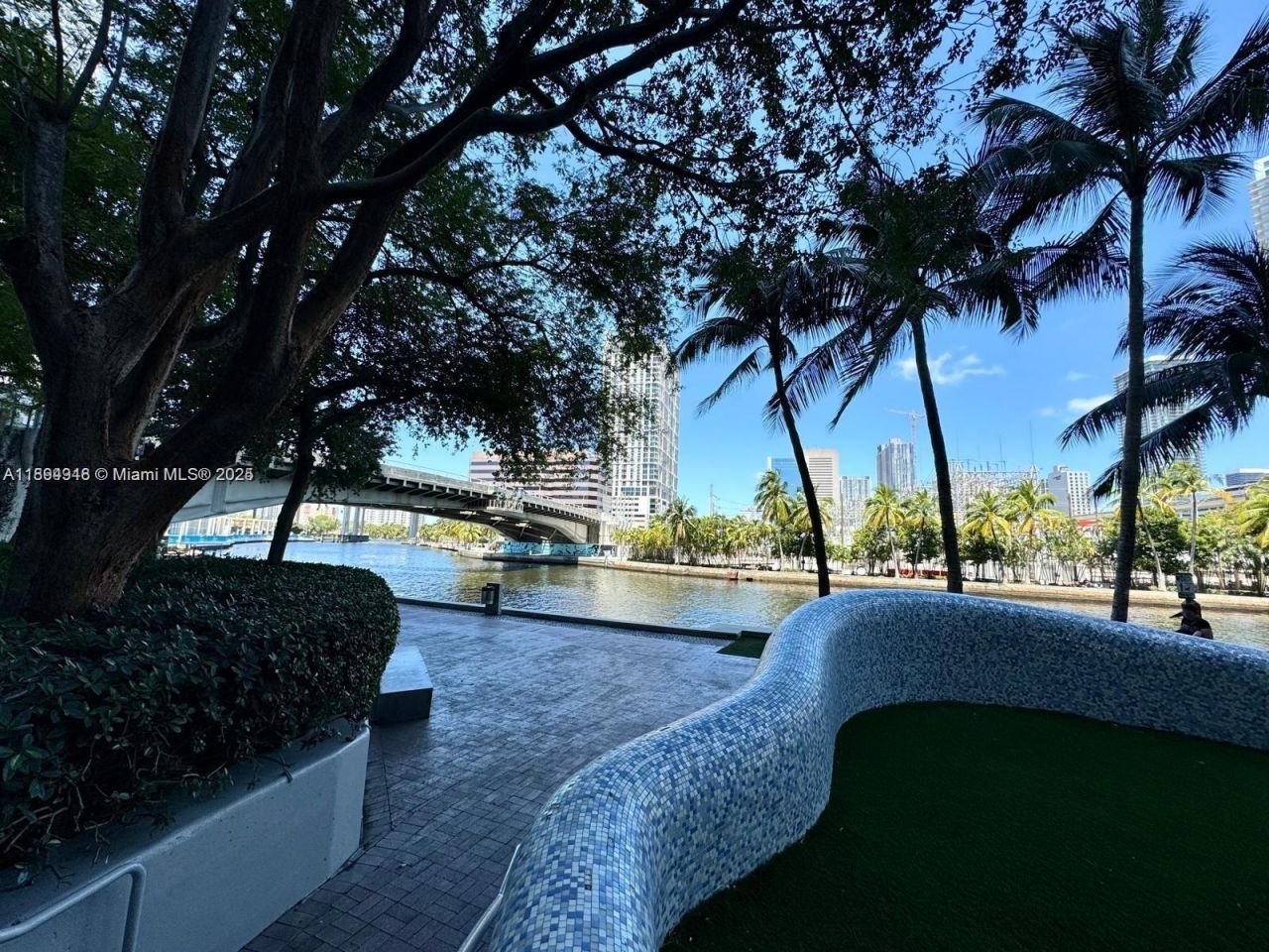 185 SW 7th St, Unit 2411, Miami, FL 33130 Photo