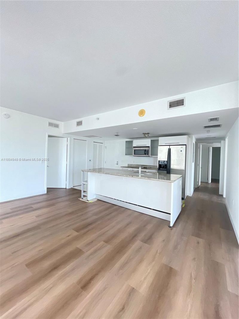 185 SW 7th St, Unit 2411, Miami, FL 33130 Photo