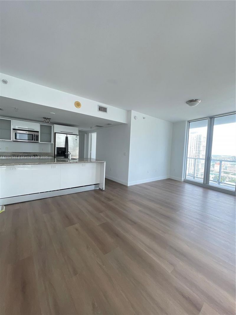 185 SW 7th St, Unit 2411, Miami, FL 33130 Photo