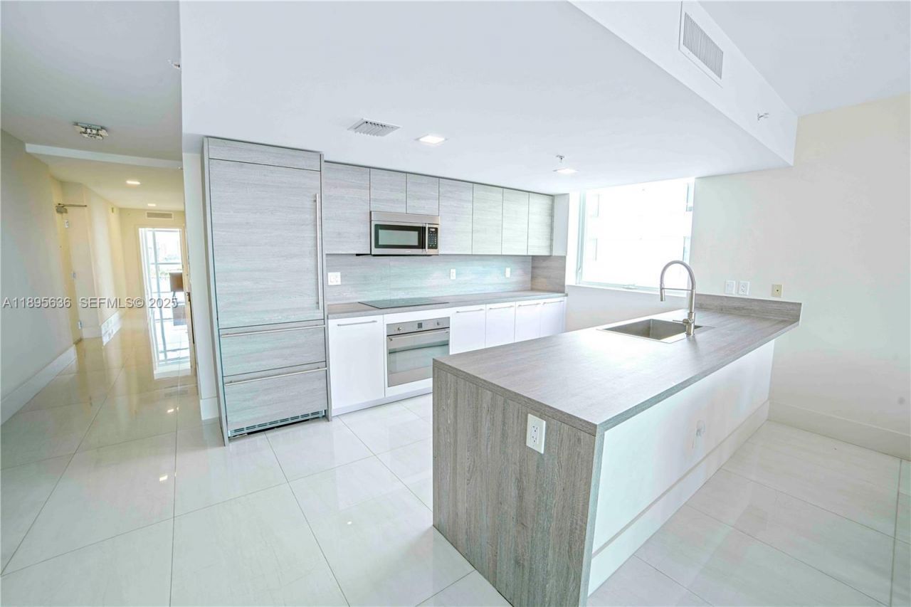400 Sunny Isles Blvd, Unit 1408, Sunny Isles Beach, FL 33160 Photo