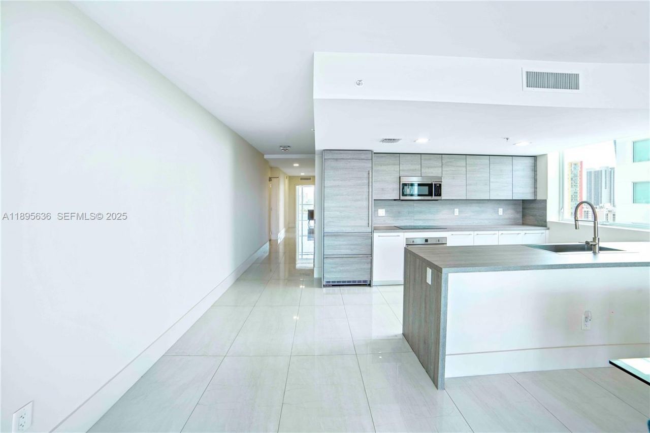 400 Sunny Isles Blvd, Unit 1408, Sunny Isles Beach, FL 33160 Photo