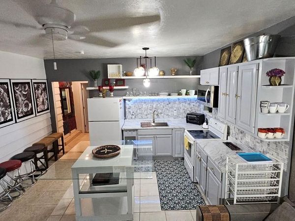 4201 SW 60th, Unit 2, South Miami, FL 33155