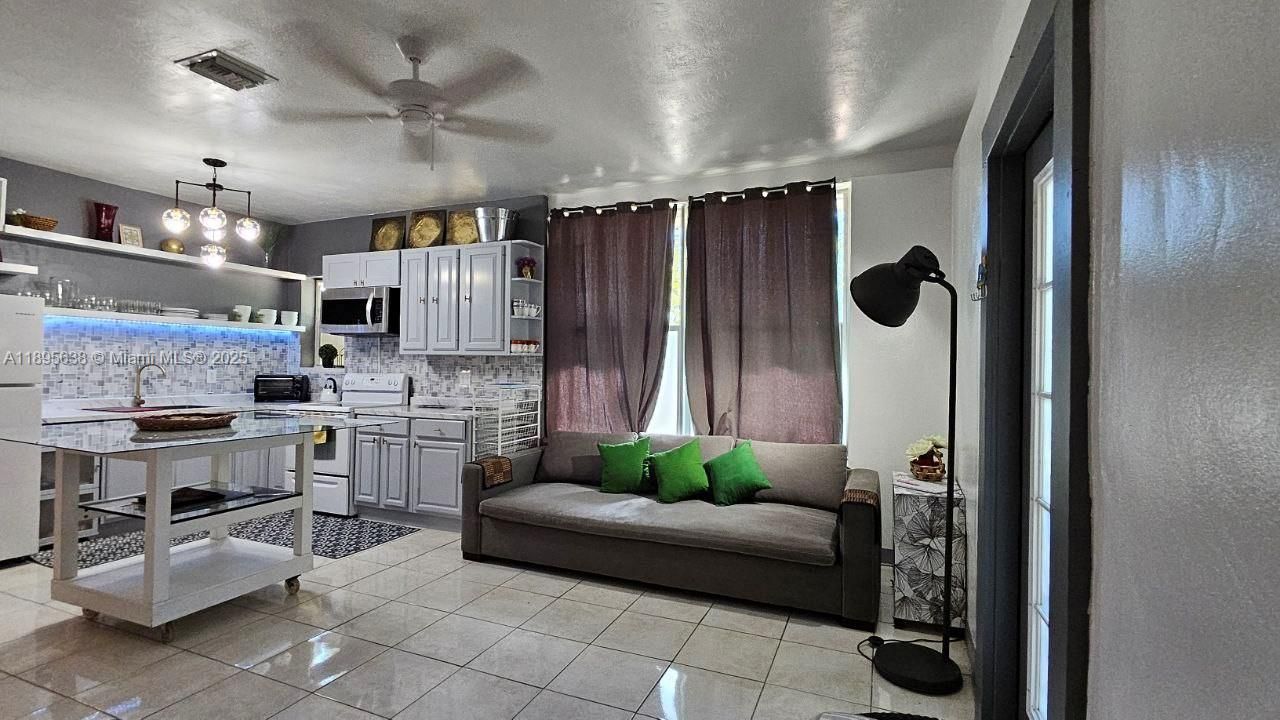 4201 SW 60th, Unit 2, South Miami, FL 33155 Photo