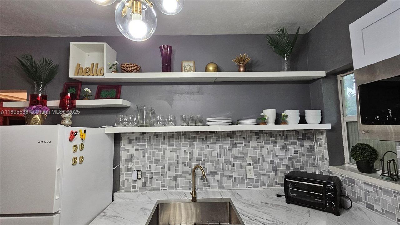 4201 SW 60th, Unit 2, South Miami, FL 33155 Photo