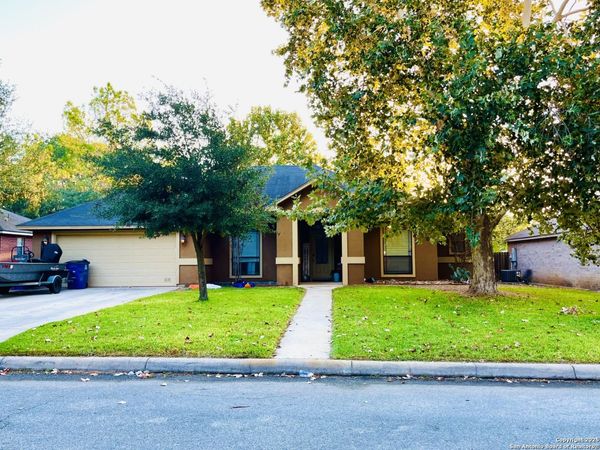 228 Bunker Hill, Pleasanton, TX 78064