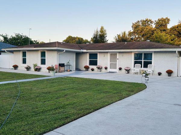 2084 Laura Lane, West Palm Beach, FL 33415