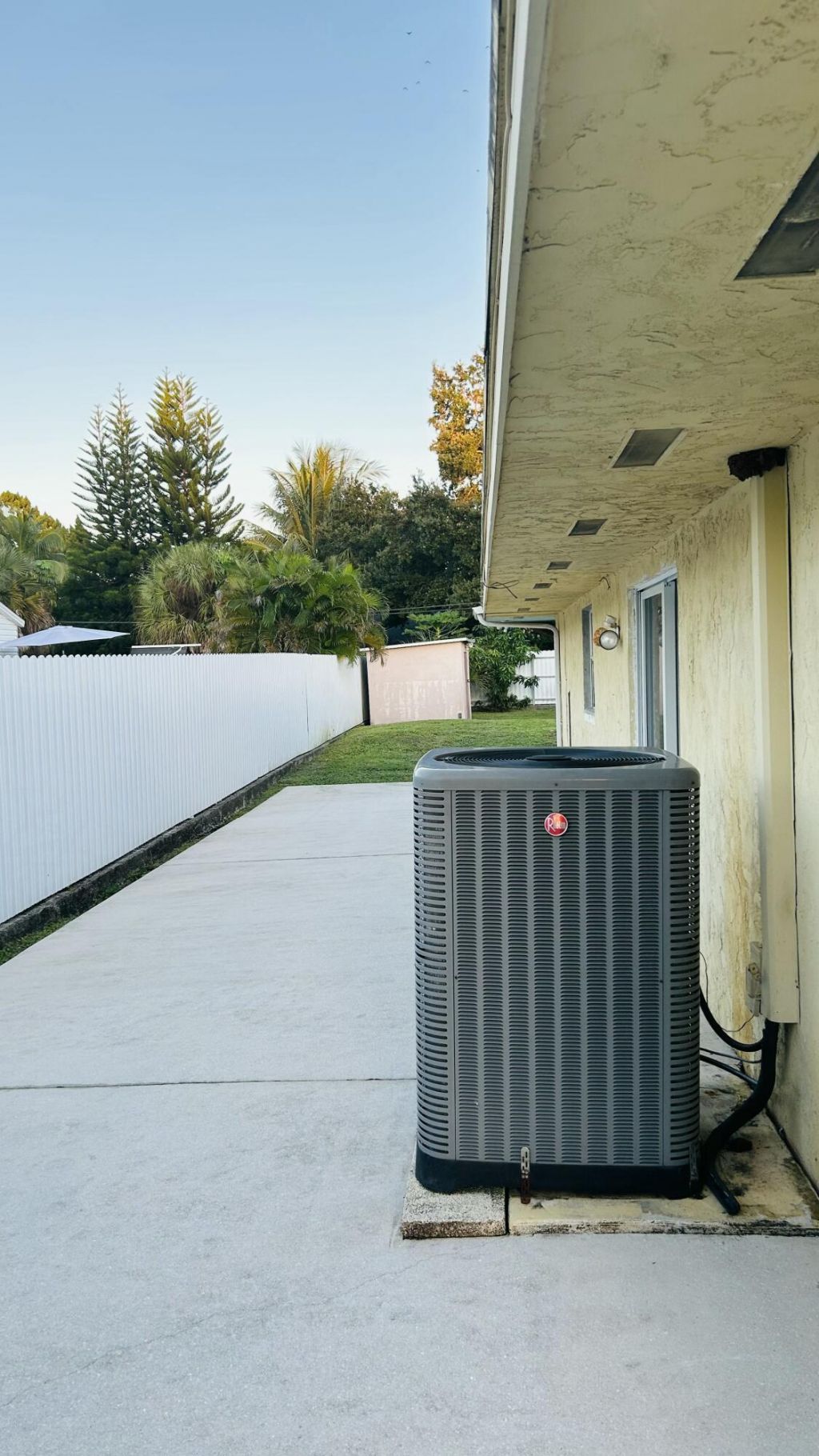 2084 Laura Lane, West Palm Beach, FL 33415 Photo