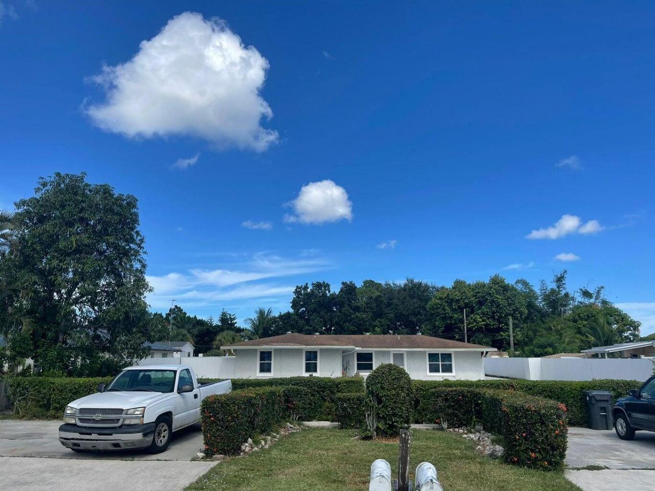 2084 Laura Lane, West Palm Beach, FL 33415 Photo