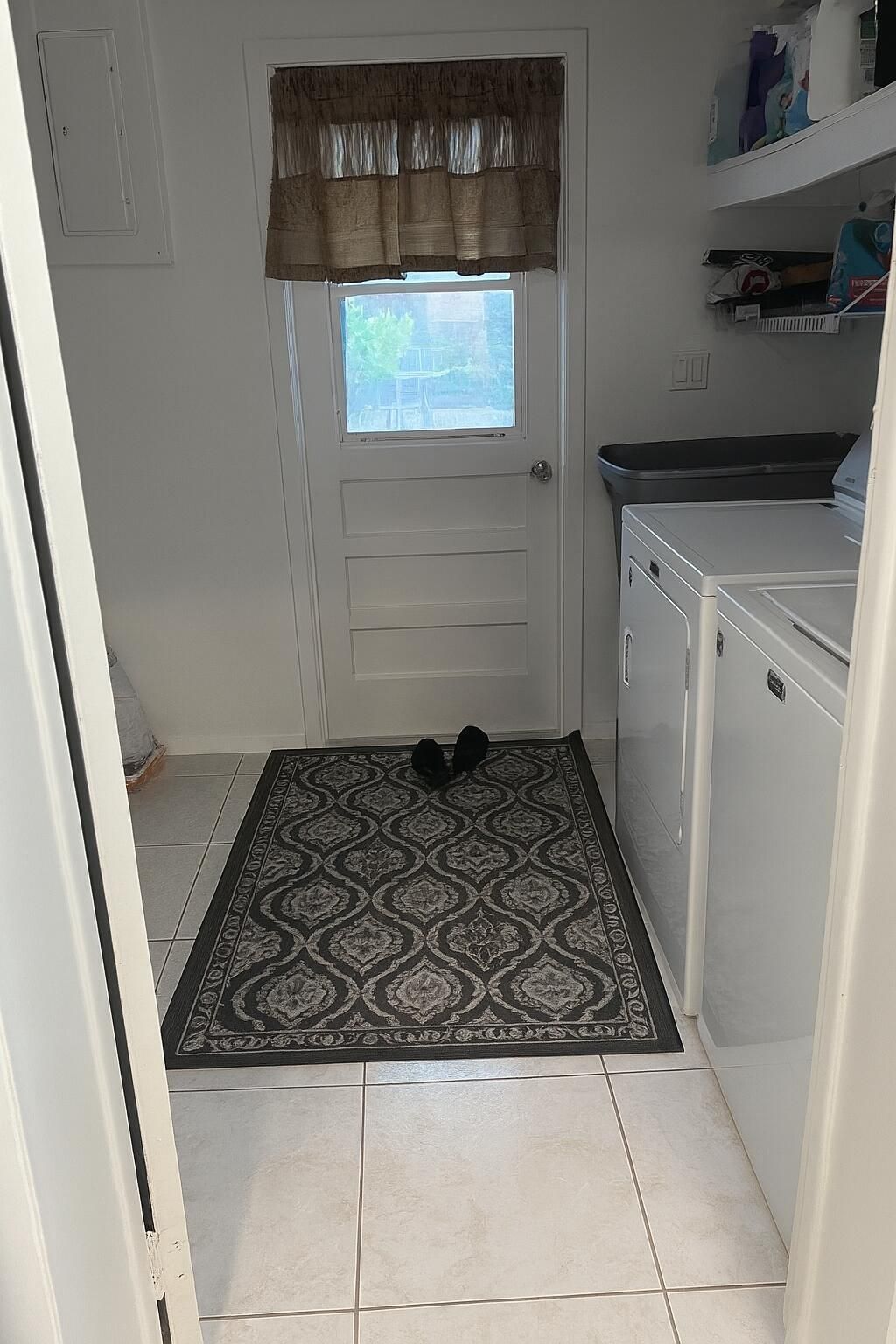 2084 Laura Lane, West Palm Beach, FL 33415 Photo