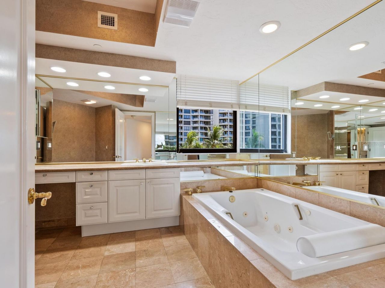 1241 Gulf Of Mexico Drive, Unit 203, Longboat Key, FL 34228 Photo