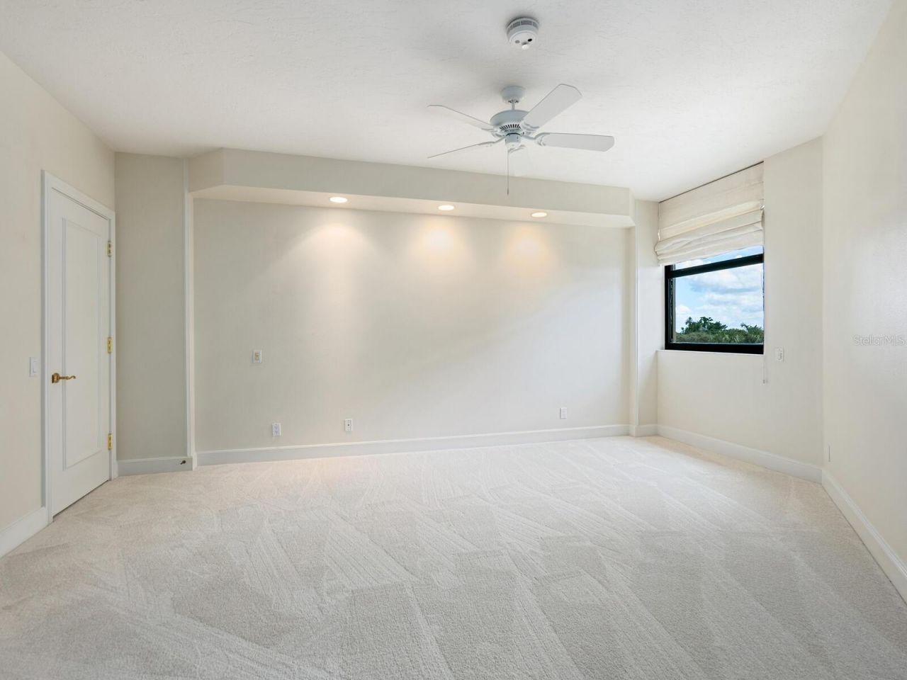 1241 Gulf Of Mexico Drive, Unit 203, Longboat Key, FL 34228 Photo